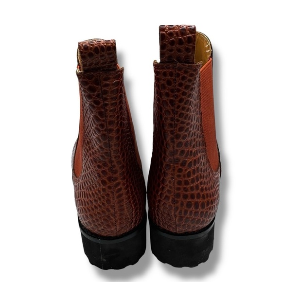 Andre Assous Peggy Lug Sole Chelsea Boot, Cognac Snake Print, Size 7 - Picture 9 of 11